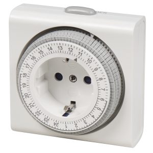 Zeitschaltuhr mechanisch. 3680 Watt. kompakt weiß