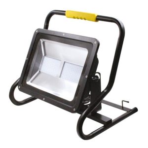 LED-Strahler IP 65 – 80 W / 5600 Lumen mit Tragegestell
mit Tragegestell LED-Strahler IP 65 – 80 W / 5600 Lumen mit Tragegestell
mit Tragegestell