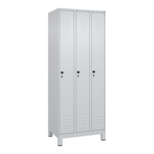 C+P Spind Classic PLUS, Füße, 3 Abteile, 1950x750x500mm, 7035/7035 Verschluss Sicherheits-Drehriegel 3 Garderobenhaken