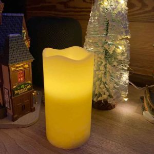 LED Echtwachskerze mit flackerndem LED Licht. 13cm hoch