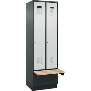 Kleiderspind C+P Evolo Plus, 2 Abteile à 300 mm Breite, Sockel, schwebende Sitzbank, B 600 x T 815 x H 1950 mm, Zylinder, anthrazitgrau/lichtgrau