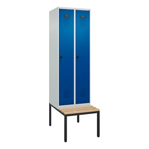 Kleiderspind C+P Evolo Plus, 2 Abteile mit je 300 mm Breite, Unterbau-Sitzbank, B 600 x T 815 x H 2120 mm, Drehriegel, lichtgrau/enzianblau