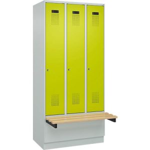 Kleiderspind C+P Evolo Plus, 3 Abteile à 300 mm Breite, Sockel, schwebende Sitzbank, B 900 x T 815 x H 1950 mm, Zylinder, lichtgrau/clowngrün