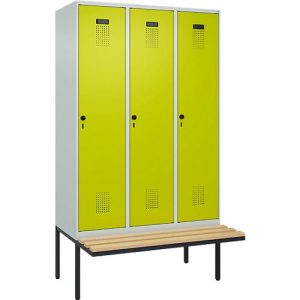 Kleiderspind C+P Evolo Plus, 3 Abteile à 400 mm Breite, schwebende Sitzbank, B 1200 x T 815 x H 2120 mm, Drehriegel, lichtgrau/clowngrün