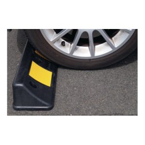 Radstopper L500xB160xH100mm PVC schwarz m.gelben Reflexstreifen Radstopper L500xB160xH100mm PVC schwarz m.gelben Reflexstreifen